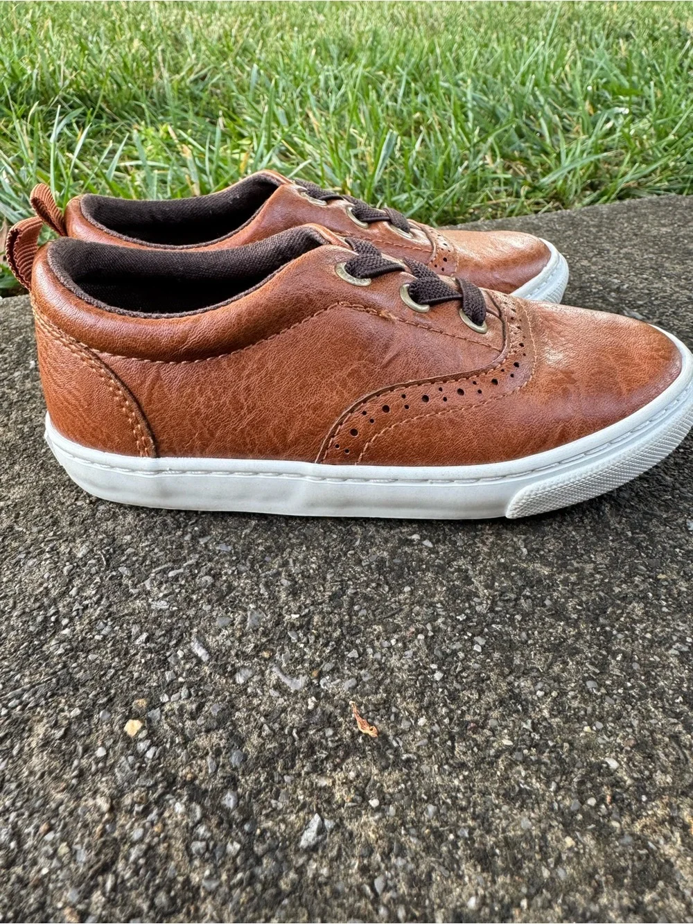Old Navy Brown Kids Dress Shoes Toddler 8 Church Shoes Sneakers Casual
